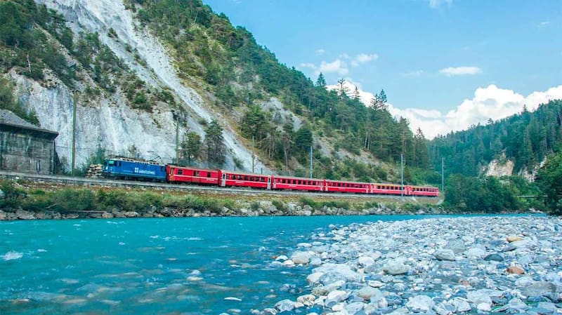 Este tren permite conocer los paisajes más variados del mundo.