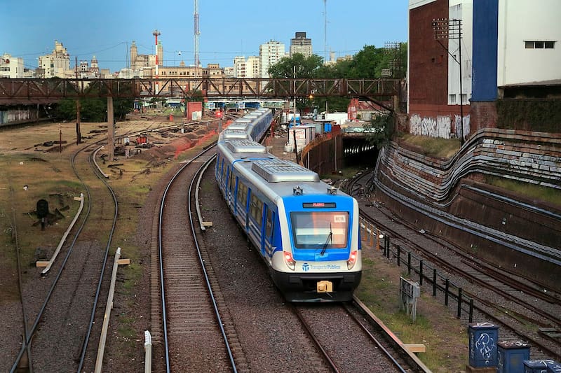 Dónde sentarse en el tren para viajar más seguro en caso de accidente.