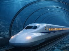Sale de la estación el tren submarino más rápido del mundo: es la nueva revelación de la ingeniería mundial