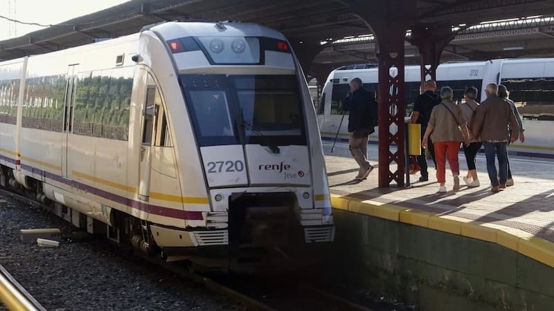 Renfe despide a una trabajadora por apropiarse de indemnizaciones por retrasos y en los Tribunales avalan el despido (foto: archivo).