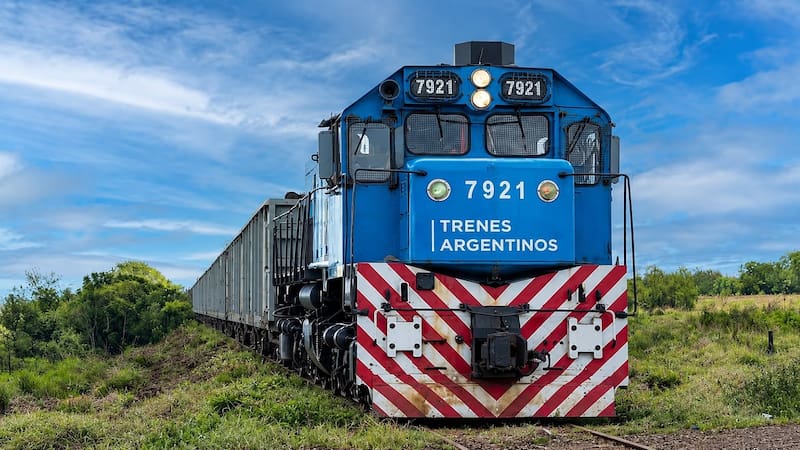 El proyecto contempla la renovación de 210 kilómetros de vías y la puesta en valor de dos puentes ferroviarios (Fuente: Trenes Argentinos).