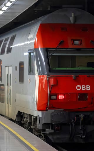 Llegaron los trenes de dos pisos | Una potencia mundial confirmó que renovará la línea más usada con modelos producidos en el país