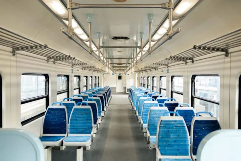La normativa ferroviaria establece qué está prohibido hacer durante un viaje en tren y en qué situaciones un pasajero puede ser obligado a bajar.
