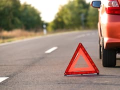 Adiós triángulos de emergencia | la DGT confirma cuándo serán obligatorias las balizas V16