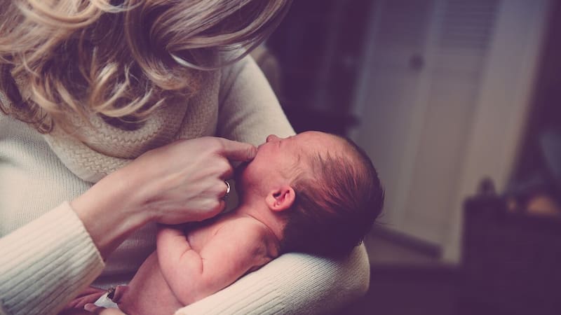 En el Código Administrativo de Nueva Jersey se establecen las normativas que los padres deben seguir para registrar a su hijo recién nacido.
