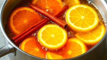 Hervir cáscara de naranja y mandarina con canela: por qué lo recomiendan y para qué sirve