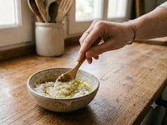 Mezcla de aceite de oliva y bicarbonato de sodio: para qué se utiliza y por qué se recomienda