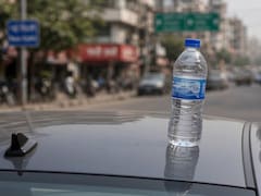 Colocar una botella de plástico con agua en el techo del auto: para qué sirve y por qué se utiliza