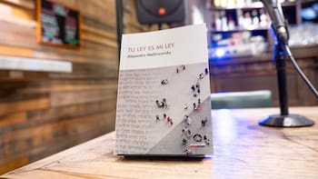 “Tu ley es mi ley”: el libro que pregunta cómo convivir cuando todos creen tener razón