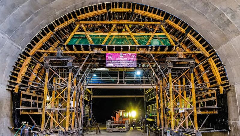 Entre las estructuras más destacadas se encuentra el túnel doble del Morro do Vieira (Fuente: ULMA).