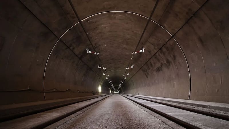 La complejidad técnica del Estrecho de Gibraltar representa un reto de ingeniería (Fuente: Pixabay).
