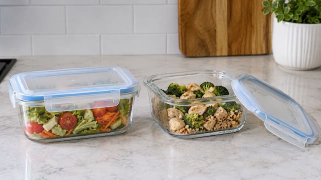 Guardar los tuppers con la tapa puesta o separada: cuál es la forma correcta y por qué recomiendan hacerlo solo de una manera