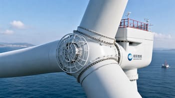 Encienden la turbina más grande del mundo: tiene 242 metros de altura, proporciona energía a más de 96,000 casas y modifica hasta el clima