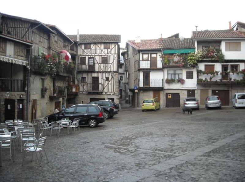 El pueblo con menos de 300 habitantes que está a solo 1 hora de Salamanca: presenta las mejores rutas de senderismo y vistas panorámicas que enamoran. (foto: Pexels).