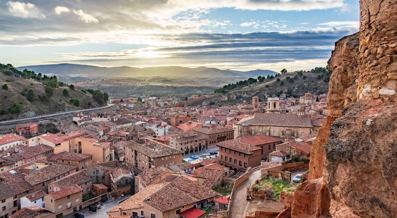 Escapadas: se halla a 1 hora de Zaragoza y es la ciudad histórica mejor preservada de España (foto: Pexels).
