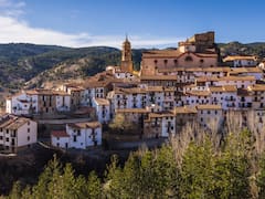 El pequeño pueblo de Teruel que debe visitar al menos una vez en la vida con un castillo medieval y paisajes de ensueño