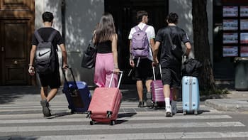 Viviendas turísticas bajo la lupa: 8 de cada 10 españoles creen que encarece el alquiler
