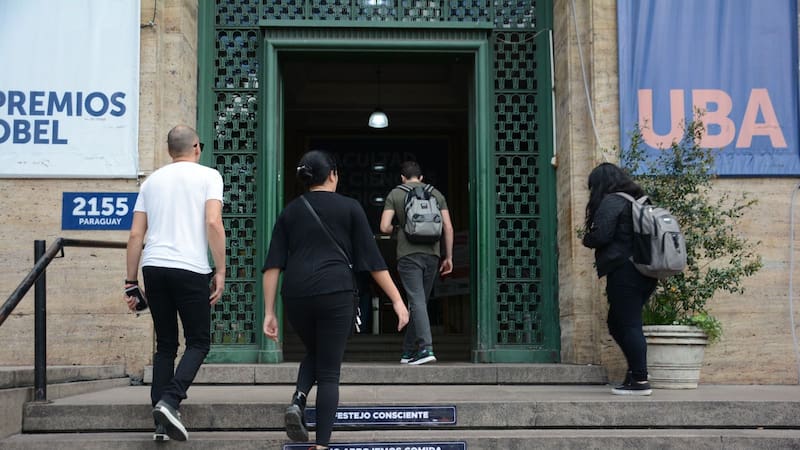 Alumnos de la UBA