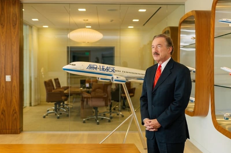 Emigró a Estados Unidos sin dinero y terminó construyendo un imperio multimillonario de aviones.