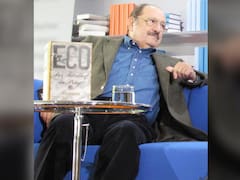 Umberto Eco, escritor, y su particular clasificación de las personas: “En el mundo están los cretinos, los imbéciles, los estúpidos y los locos”