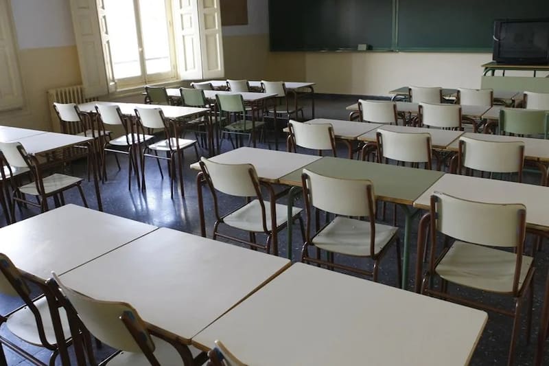 La huelga y la movilización buscan visibilizar la falta de personal, las diferencias salariales y el reclamo de mejores ratios en las aulas.