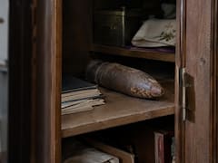 Hallazgo del siglo: un cura encontró un obús de la Primera Guerra Mundial mientras ordenaba su casa parroquial en París