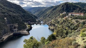 Un grupo de estadounidenses compró un pueblo deshabitado en Zamora y busca transformarlo en un destino de turismo internacional