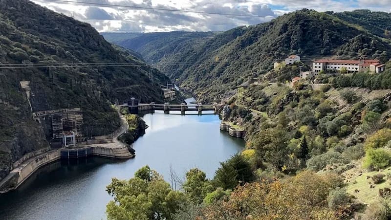 Un grupo de estadounidenses compró un pueblo deshabitado en Zamora y busca transformarlo en un destino de turismo internacional. Foto: EFE