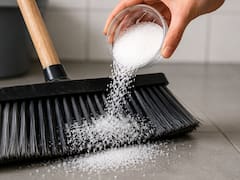 Poner sal en la escoba durante toda la noche: para qué sirve y por qué lo recomiendan