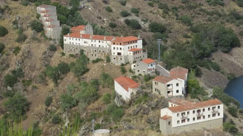 Un grupo de estadounidenses compra un pueblo abandonado en la España vaciada: intentarán convertirlo en un destino turístico. (Fuente: Wikimedia Commons).