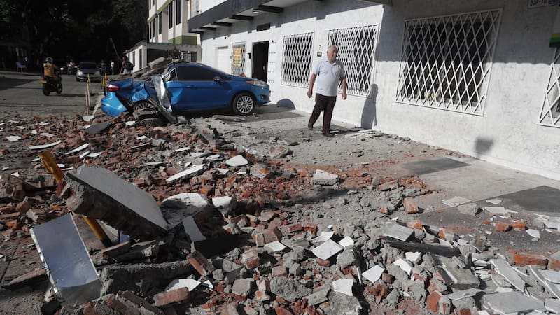 Un temblor de magnitud 7,4 sacude Colombia con graves daños materiales en varias ciudades (EFE)