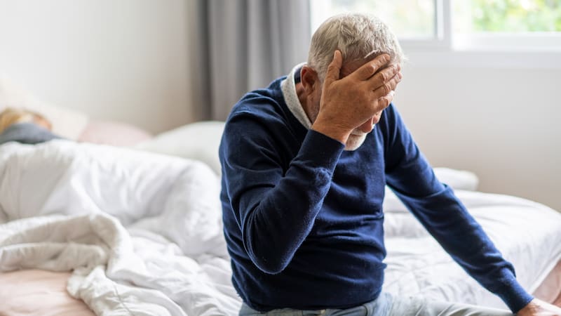 Una de las primeras señales que presentan las personas con la enfermedad de Parkinson tiene que ver con los temblores o contracciones. (Foto: Shutterstock)