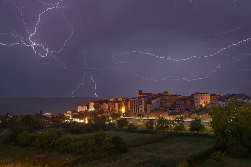 Se viene el diluvio del año que durará 48 horas: lluvias fuertes, caída de granizo y vientos de hasta 70 km/h. Fuente: Shutterstock.
