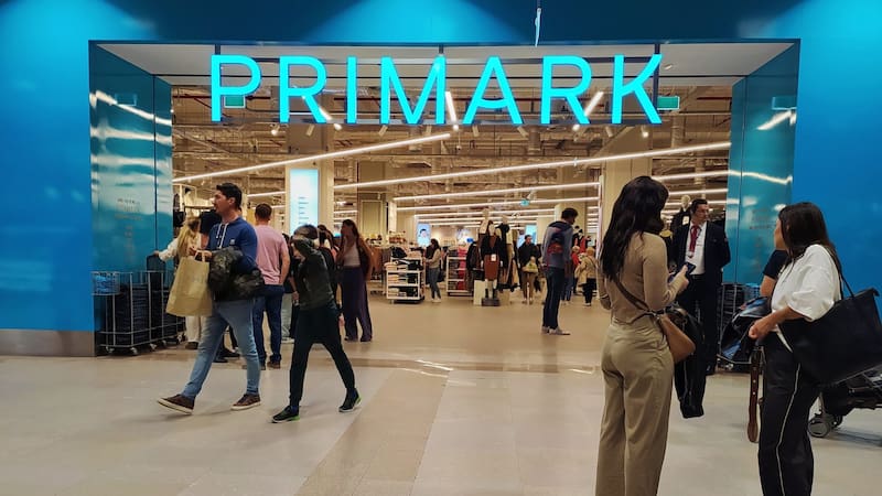 Una importante cadena de moda internacional renovará 13 tiendas en el país y creará 300 empleos