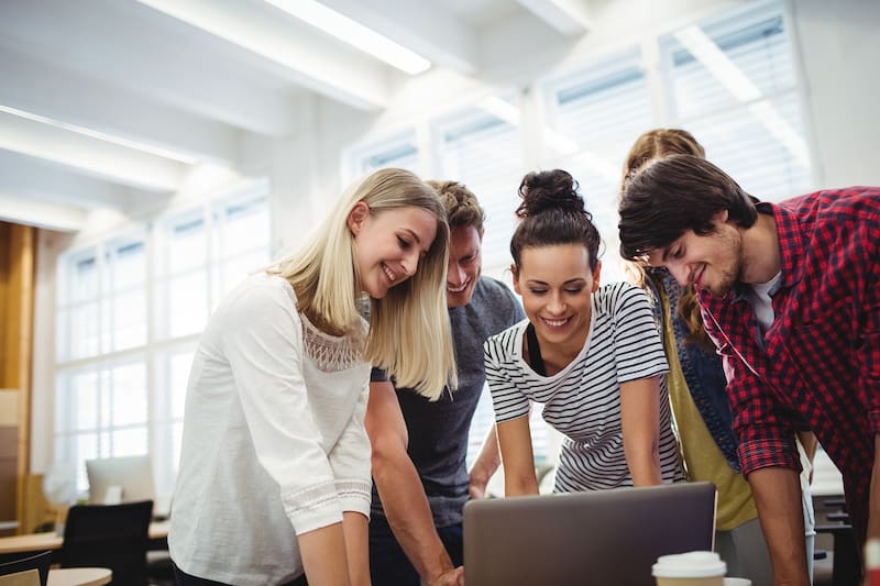 Según el Randstad Workmonitor 2025, el 46% de los trabajadores argentinos no aceptaría un empleo sin formación en habilidades para el futuro.