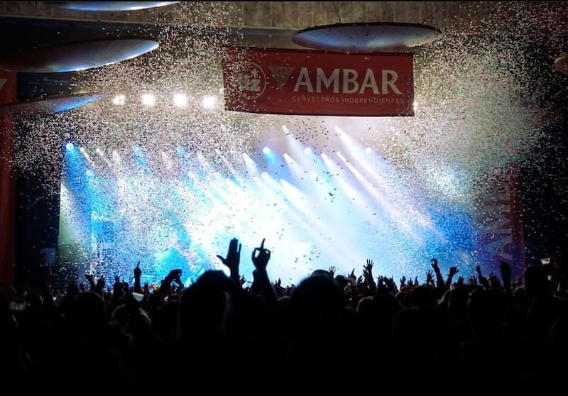 La Justicia pone límite: llevar comida y bebida a festivales de música no puede prohibirse