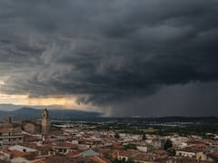 Una “tormenta negra” llega al país: estas son todas las zonas afectas por las lluvias torrenciales