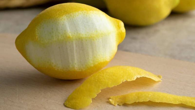 El limón actúa como absorbente natural de olores, lo que lo convierte en un recurso eficaz dentro de los electrodomésticos. Foto (Archivo)