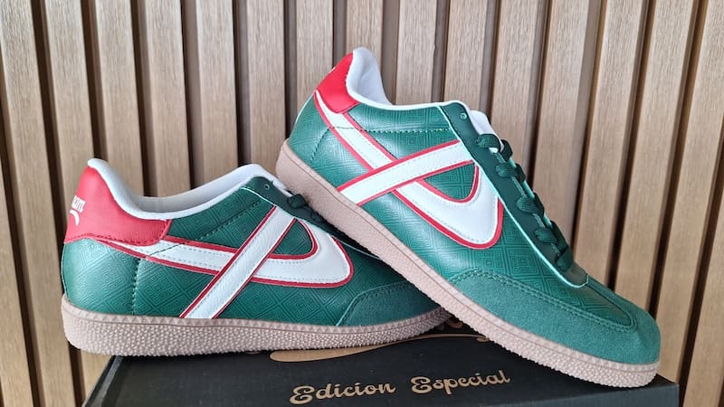Uno de los tres modelos de tenis que hacen parte de la colección Puro mexa