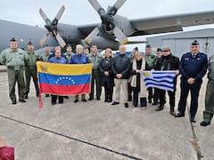 El Hércules partió rumbo a Venezuela con medicación e insumos de higiene