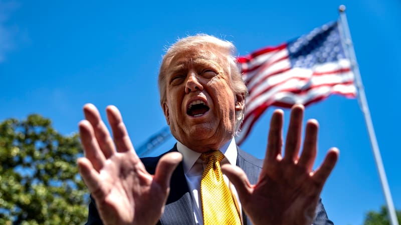 WASHINGTON (United States), 12/05/2026.- US President Donald Trump speaks to the press before departing the White House for China, in Washington, DC, USA, 12 May 2026. President Trump is leaving the US to visit China where he will meet with President Xi in Beijing. EFE/EPA/BONNIE CASH / POOL