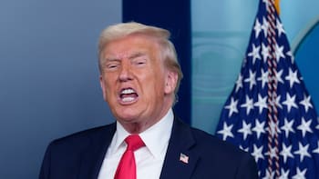 Estados Unidos negará el ingreso al país a todos los extranjeros que tengan esto en sus celulares o computadoras