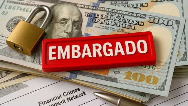 Es oficial| El Gobierno embarga las cuentas bancarias y bienes de todos los ciudadanos y extranjeros que postergaron este trámite clave
