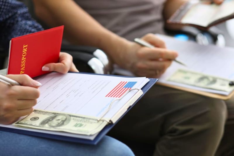 El Servicio de Ciudadanía e Inmigración de Estados Unidos (USCIS) cambió sus reglas en cuanto al uso de imágenes para documentos migratorios. Imagen: archivo.