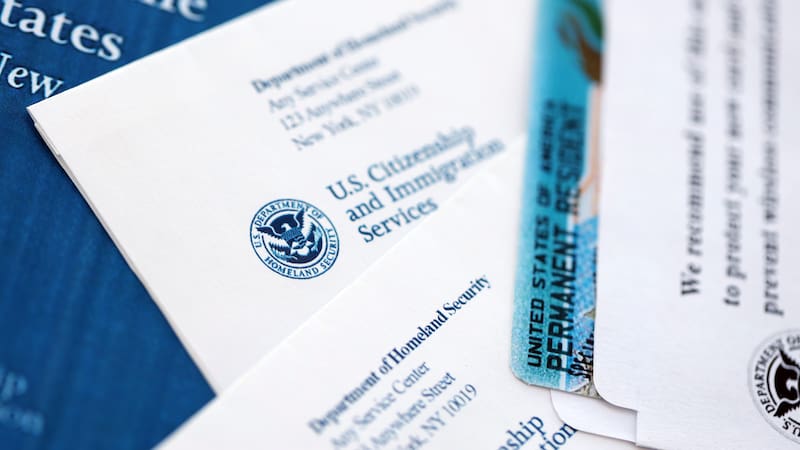 USCIS advierte en una de sus secciones acerca del error de tributación que puede poner el estatus en riesgo.