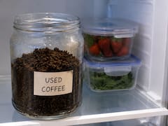 Put a jar of used coffee grounds in the fridge: what it’s for and what its function is