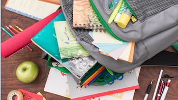 Confirmado | El Gobierno otorgará una beca de 2,500 pesos para comprar útiles y uniformes escolares después de las vacaciones de julio