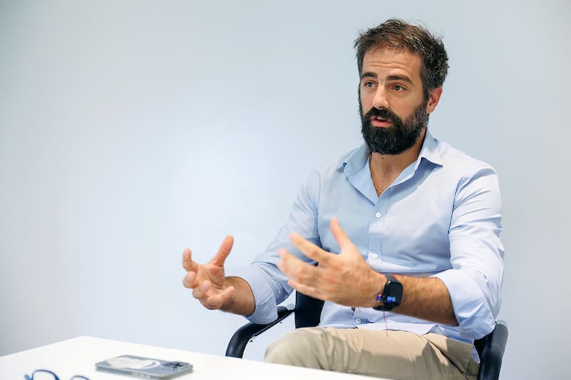 Patricio Vaccari representa la tercera generación de VACLOG.