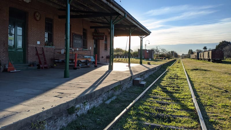 Tiene solo 90 habitantes y una estación de tren de 1894.