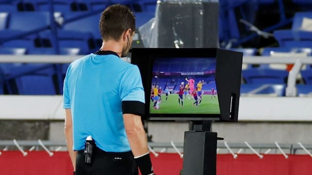 No solo en penales y tarjetas rojas | El VAR estará autorizado para intervenir en todas estas jugadas a partir del Mundial 2026